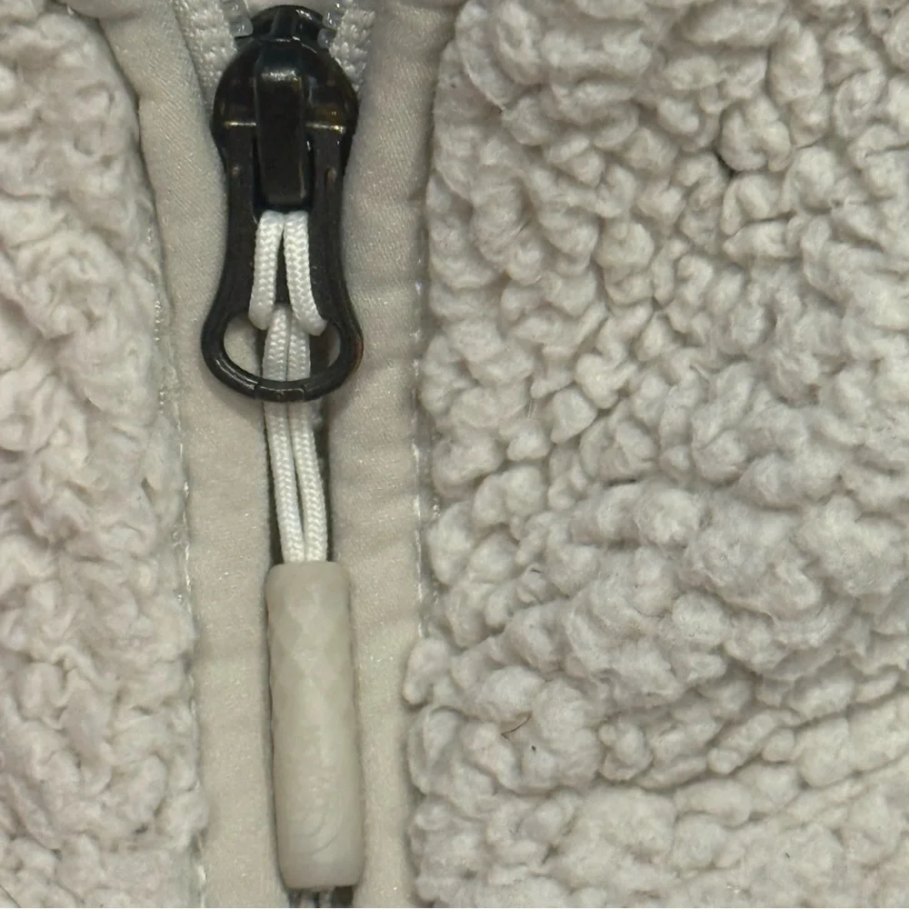The North Face Campshire Sherpa Fleece Off-White Vest flaw - Picture 5 of 10